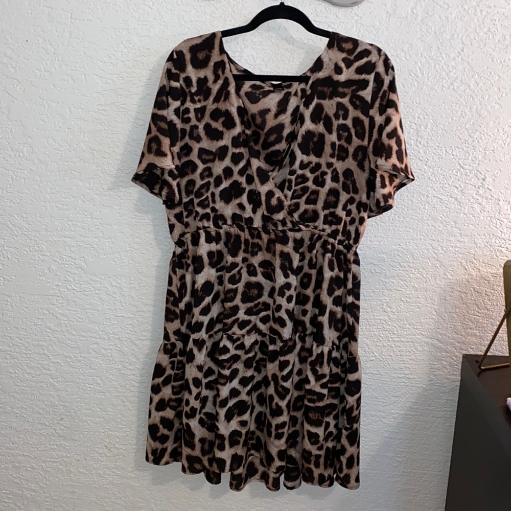 SHEIN Plus Size Leopard Print Surplice Front Dress